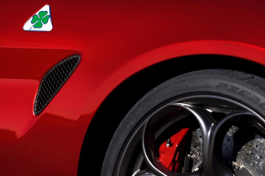 Детали экстерьера Alfa Romeo Giulia Quadrifoglio (952) 2016 года  (NA) (фото 27 из 86)